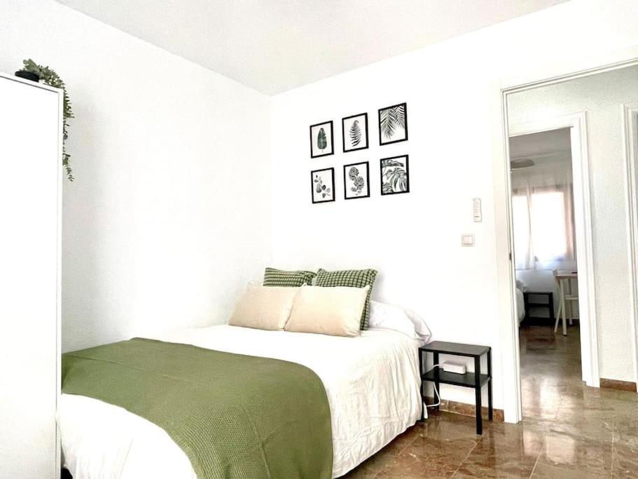 Beautiful & Sunny Apartment มาลากา ภายนอก รูปภาพ