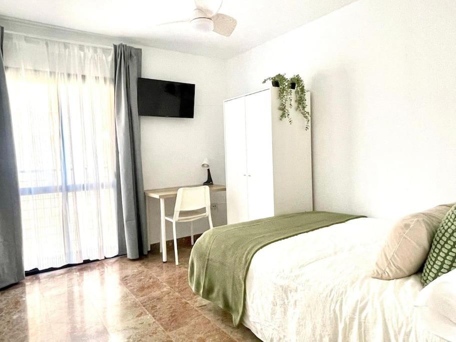 Beautiful & Sunny Apartment มาลากา ภายนอก รูปภาพ