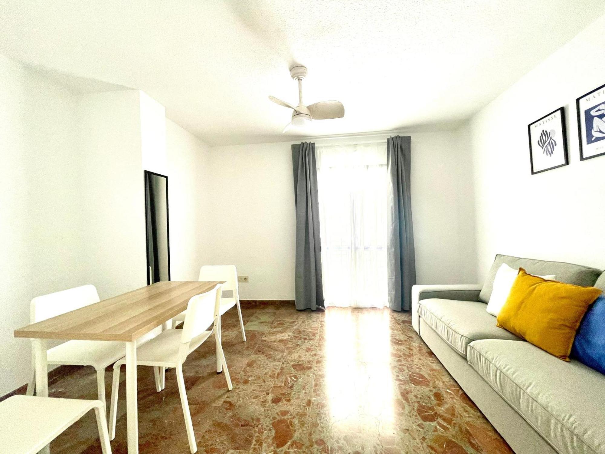 Beautiful & Sunny Apartment มาลากา ภายนอก รูปภาพ