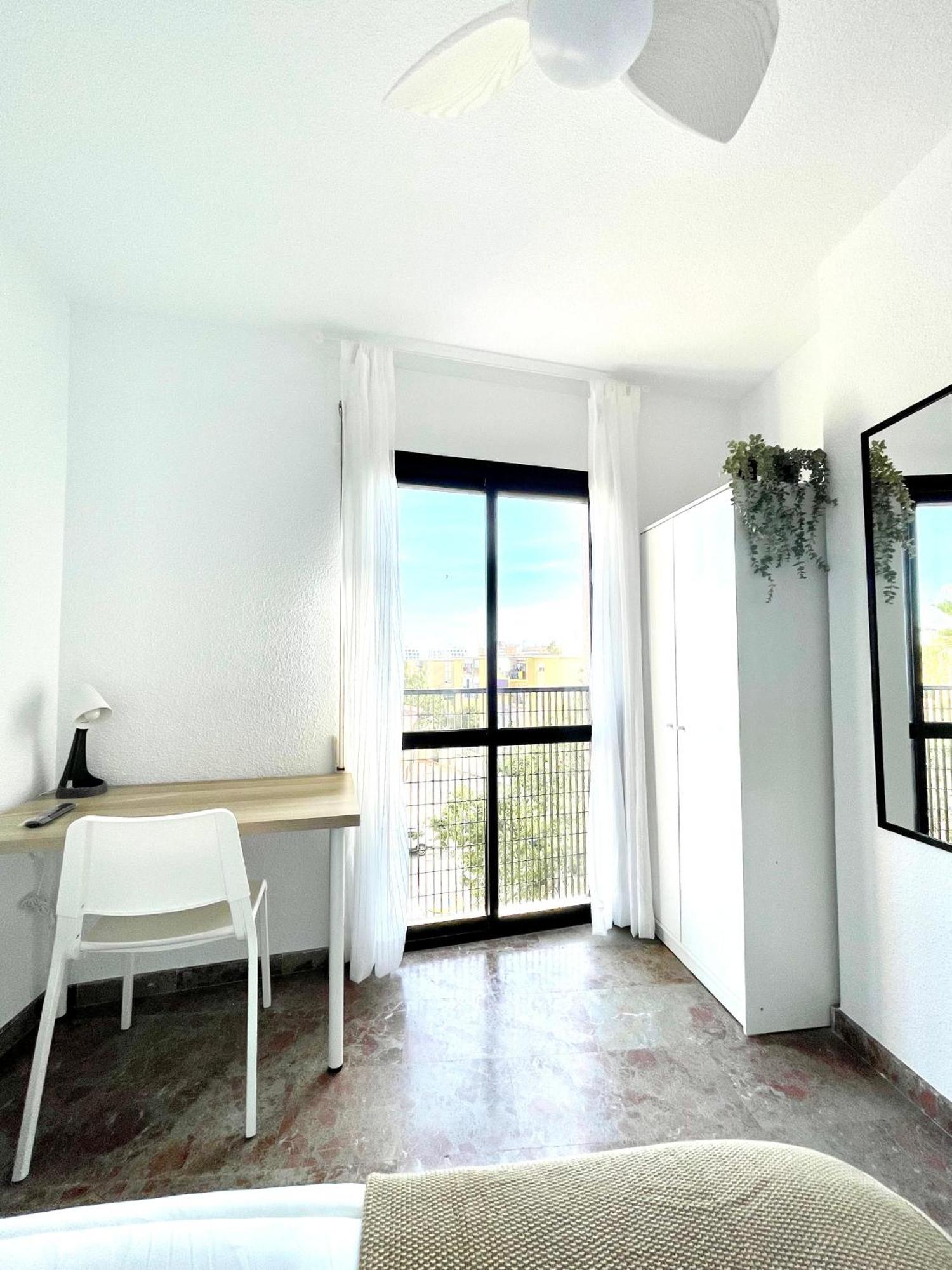 Beautiful & Sunny Apartment มาลากา ภายนอก รูปภาพ